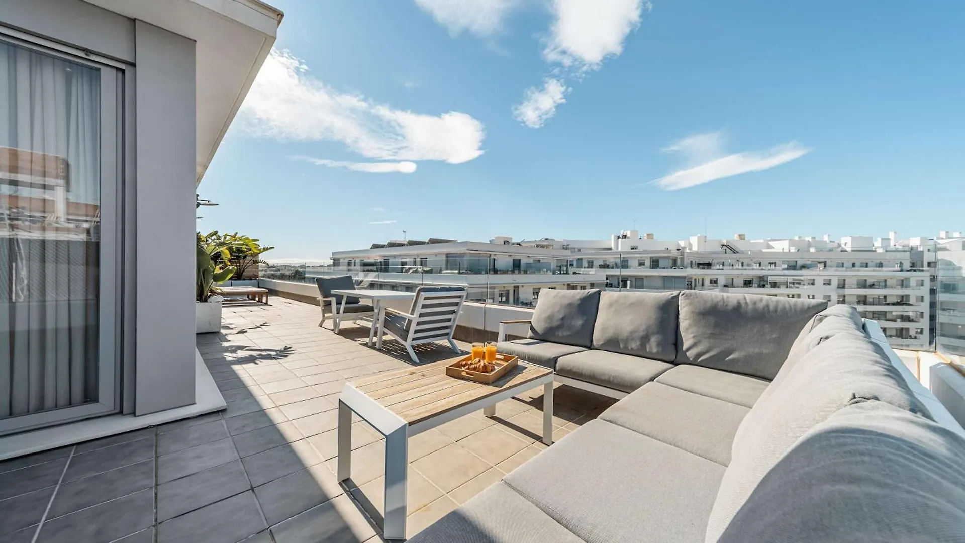Jardines De Guadaiza Luxury Penthouse Rooftop Pool Bbq Marbella 0*,  España